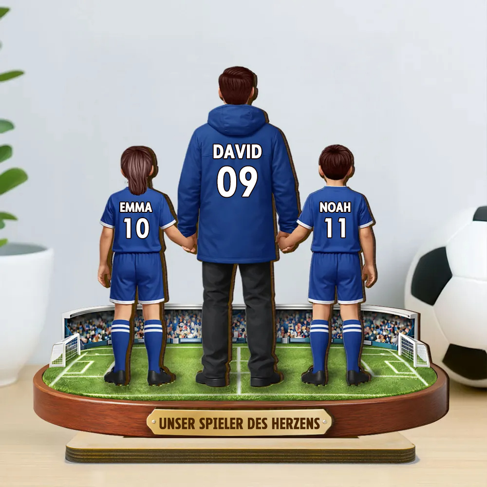 Fußballpapa und Kinder Personalisierter Holzaufsteller mit Trikots