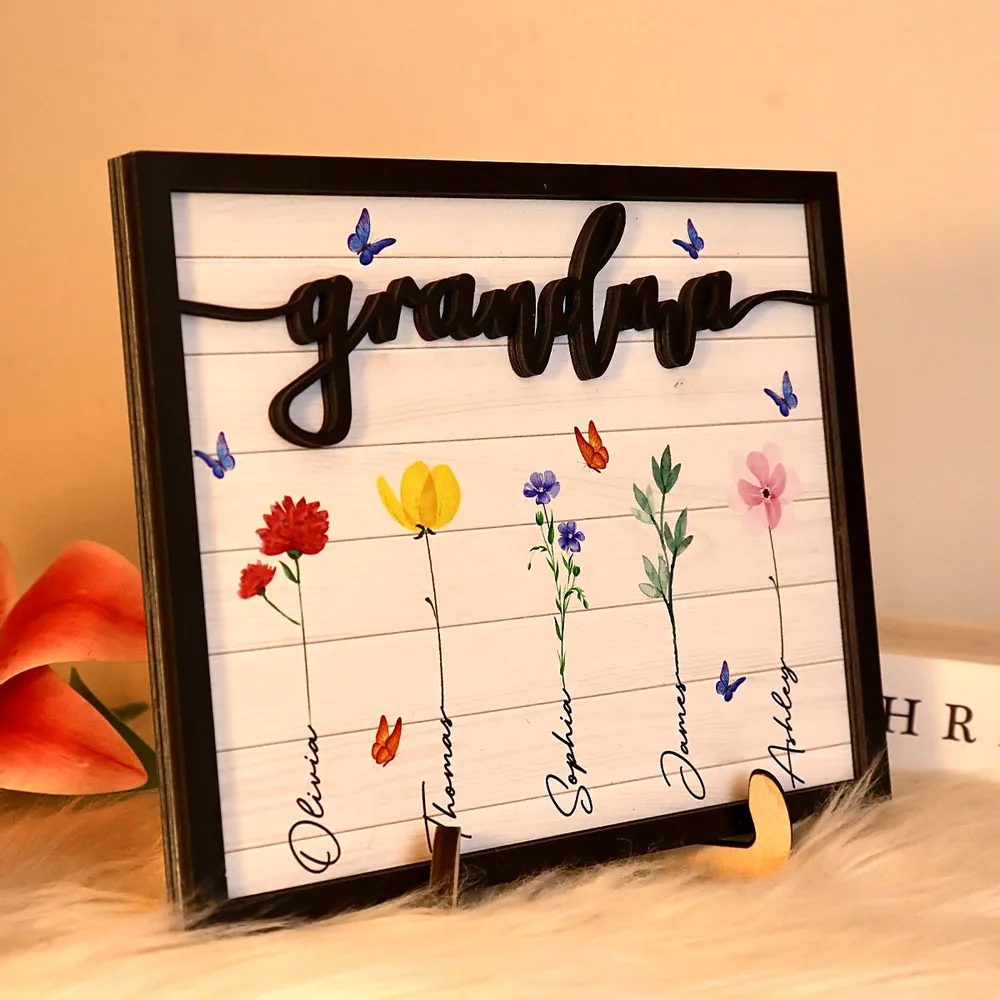 Personalisierte Holztafel mit Blumen und Namen für Oma, Opa, Mama und Papa