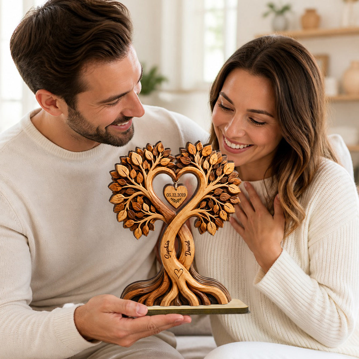 Personalisierter Holzaufsteller mit Herzbaum für Paar Jahrestagsgeschenk