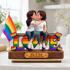 LOVE-Holzaufsteller mit Regenbogenmotiv Personalisiertes Geschenk für LGBT Paar
