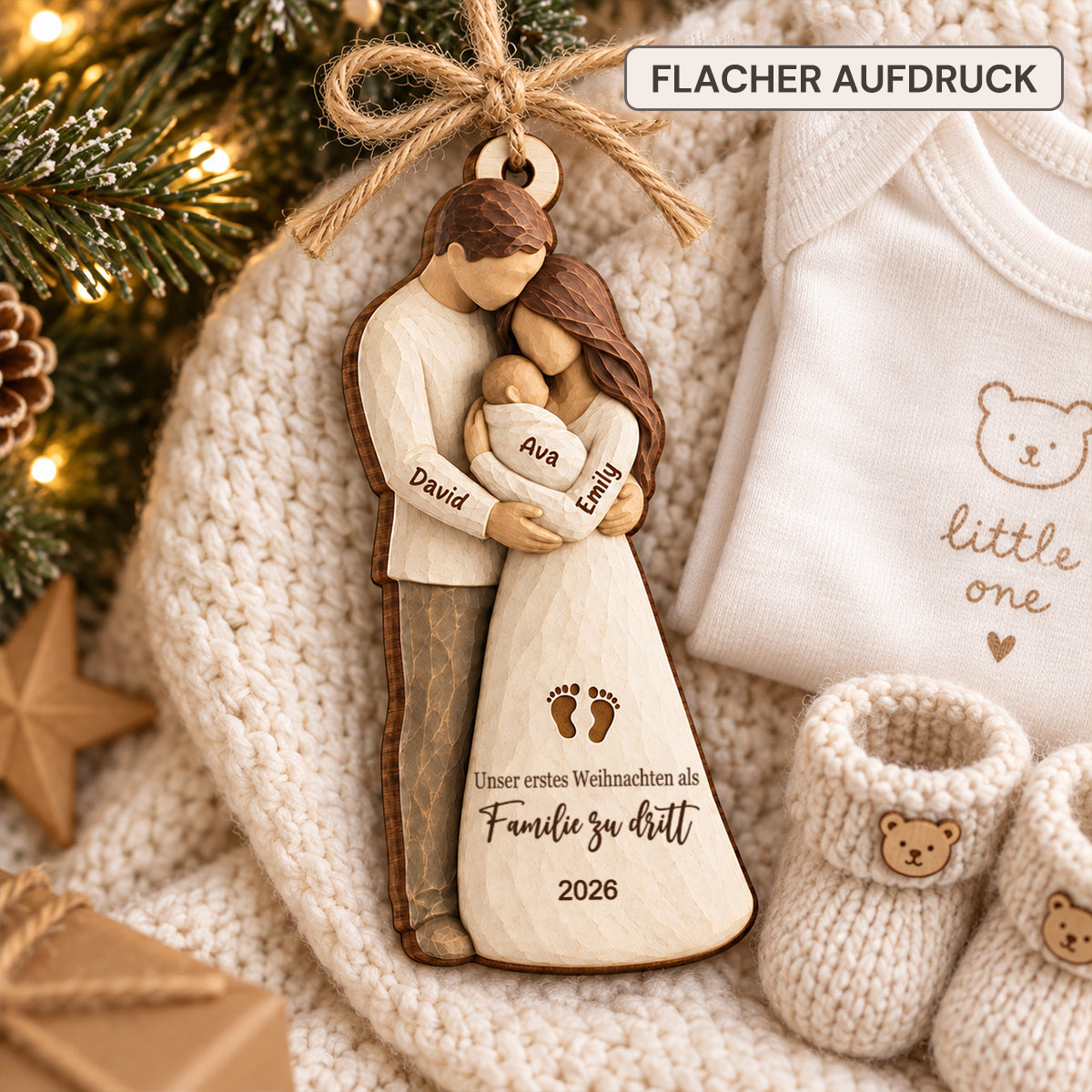 Personalisierter Holz-Weihnachtsanhänger mit Namen – Eltern mit Baby