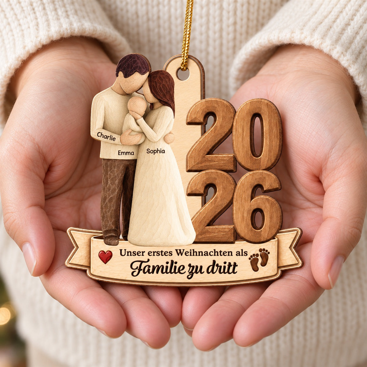 Personalisierter Holz-Weihnachtsanhänger mit Namen und Wunschjahr – Eltern mit Baby