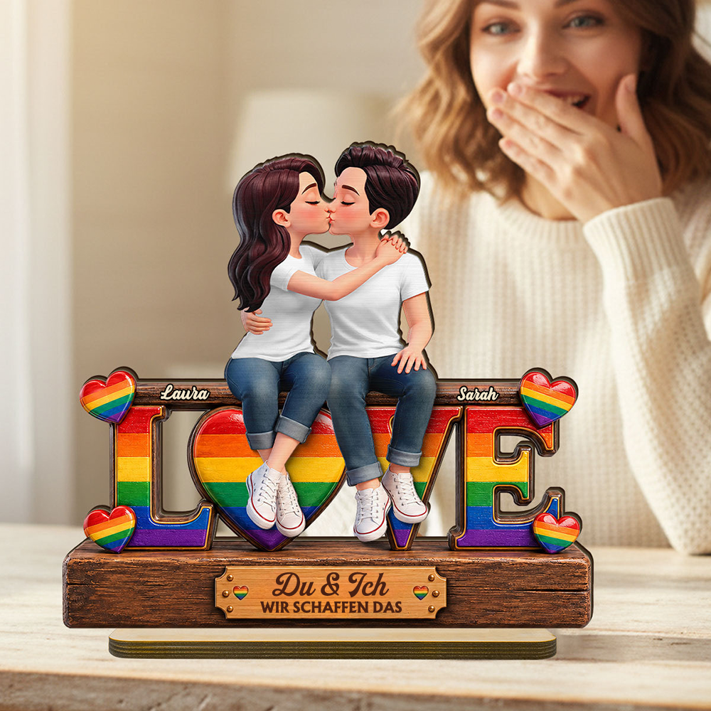 LOVE-Holzaufsteller mit Regenbogenmotiv Personalisiertes Geschenk für LGBT Paar