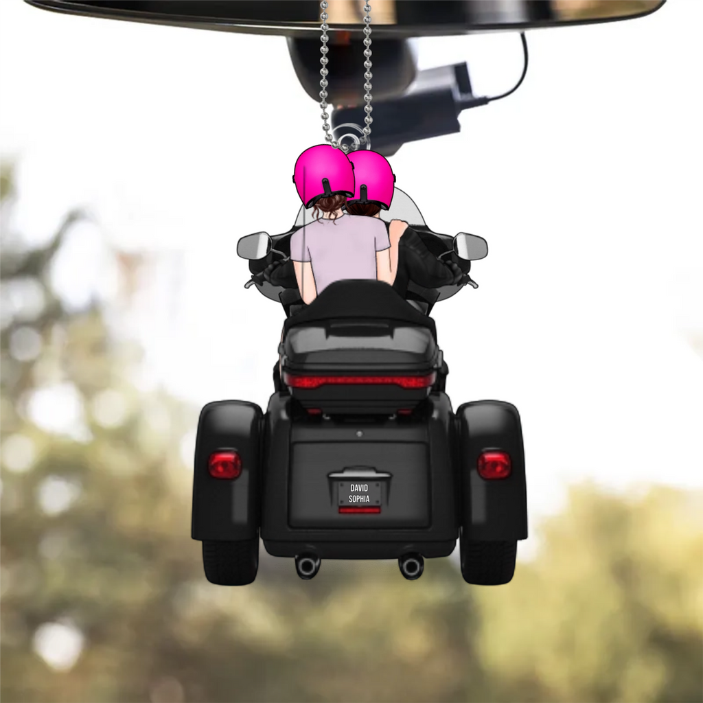 Paar auf Motorrad - Autoanhänger aus Acryl mit Figuren und Namen