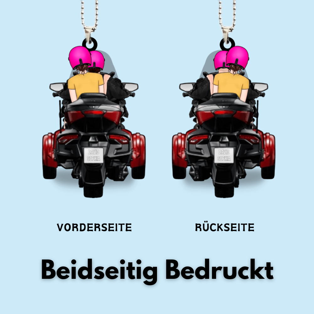 Paar auf Motorrad - Autoanhänger aus Acryl mit Figuren und Namen